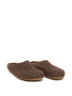 Filzpantoffel In Tiroler Bergschaf Braun -Outdoor Schritt Geschaft magicfelt filzpantoffel in tiroler bergschaf braun 4