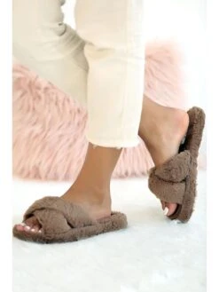 Hausschuhe In Hellbraun